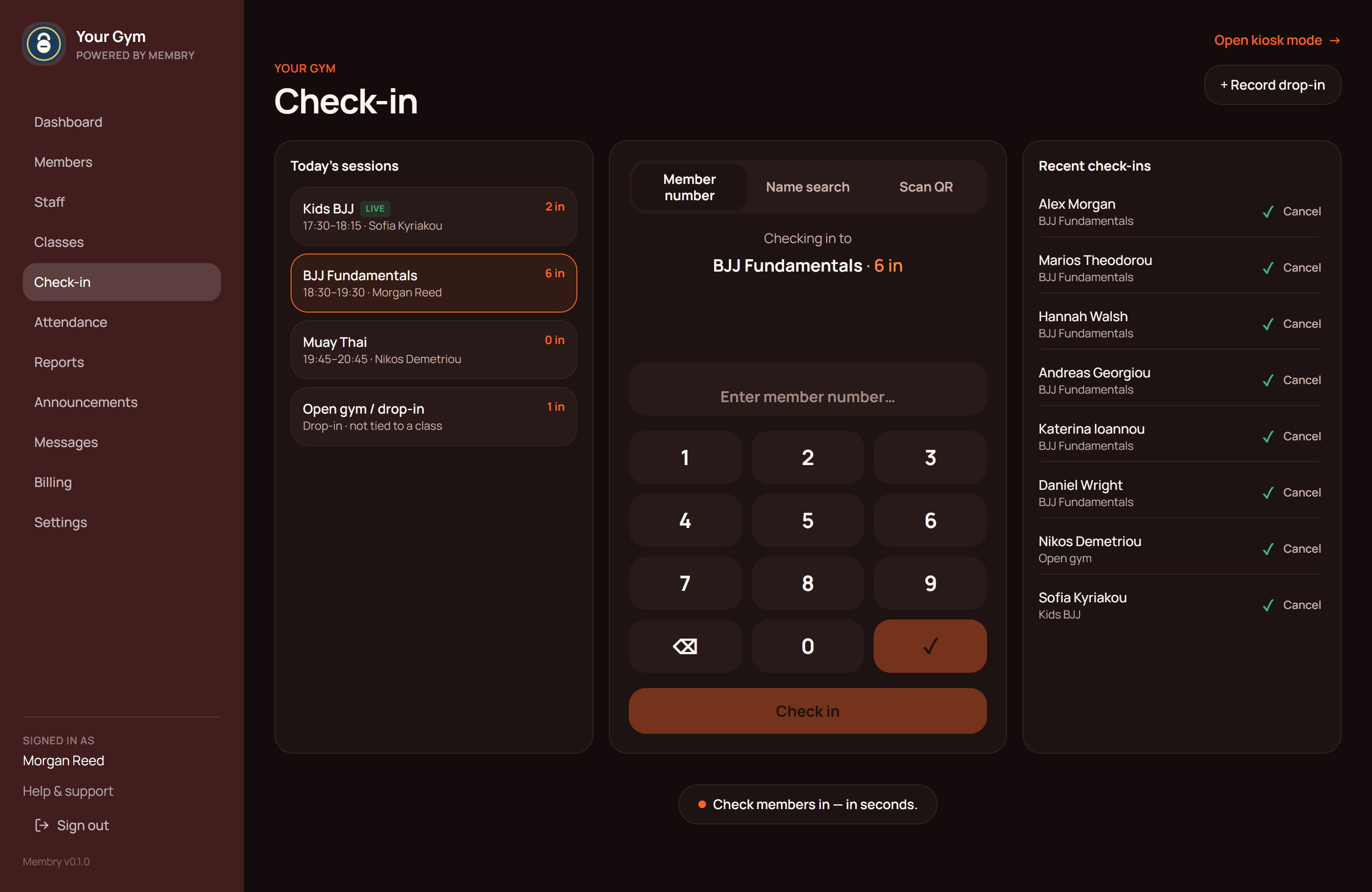 The front desk in the dashboard: today's sessions, a keypad for member numbers and the latest check-ins.